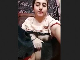 Sensual massage with beautiful women from Pakistan arouses desire