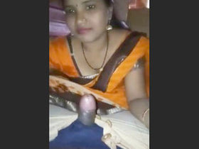 Indian village beauty gives oral pleasure to her brother-in-law