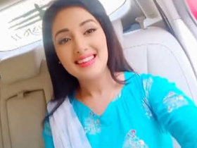 Indian beauty reveals her breasts for the first time with complete facial exposure