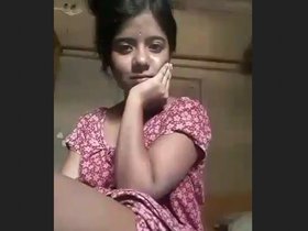 Beautifulcammodel.com features a gorgeous performer in a tease session