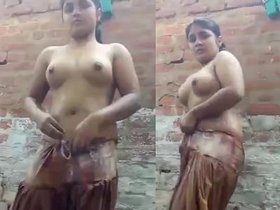 Sensual Punjabi matron engages in erotic play