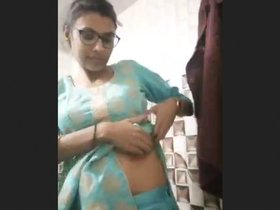 Teen's sensual display in the bathroom