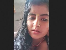 Shobha's intimate dance: A live tango performance by a seductive Indian wife