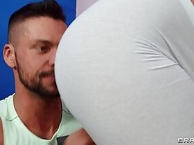 Gym oils say no, not like a natural rack, it rides on a long pole.