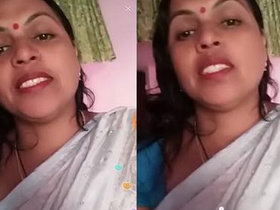 Bengali aunty in traditional saree performs live