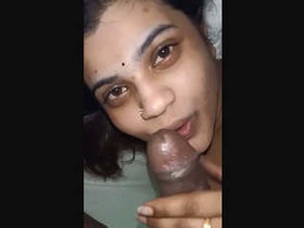 Indian aunty's sensual oral pleasure: HD video features deepthroat surprise