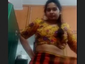 A lovely Tamil girl from South India displays her intimate areas and hands