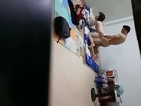 Quay l&eacute;n quan hệ HLV tập gyms