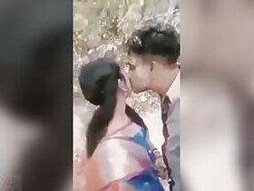 Beautiful girl Desi XXX gives a hot blowjob outdoors until her boyfriend cum MMS