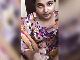 Hot Indian oral sex video for the first time