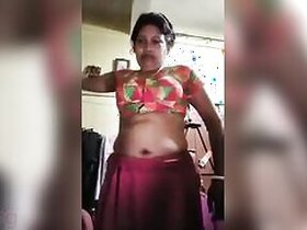 Bengali Desi XXX in sari striptease nude show