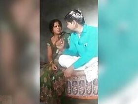 Indian slutty XXX lady has sex with local MMS customer