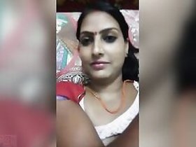 Bhabhi in white top knows that XXX lover is broadcasting a sex tape