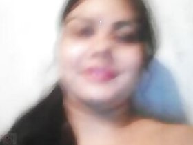 Cute Indian XXX girl jerks off her shaved pussy on camera