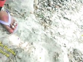 Desi Indian Sex in the Jungle Outdoors in a Sari