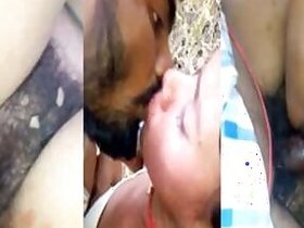 Close-up MMS video of Desi slut who works her mouth to XXX orgasm