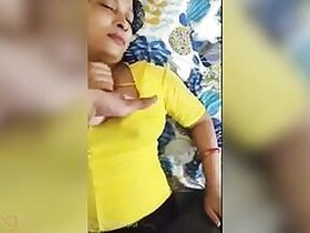 Desi Bhabhi with lush lips captures home porn on camera