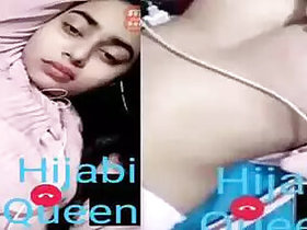 Pakistani girl in hijabi shows naked tits to her lover