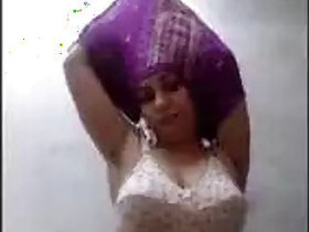Paki Bhabha's Nude Show