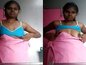 Tamil girl shows striptease and boobs viral video