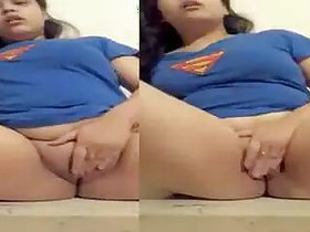 Bangladeshi girl jerking off her pussy on camera