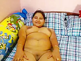 Desi Beautiful Bhabhi Shows Body Sucking Black Cock
