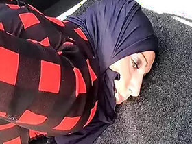 Pakistani wife is fucked by her lecherous lover in the open air