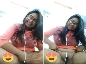 Hot Desi Indian Girl Shows Pussy On Video Call