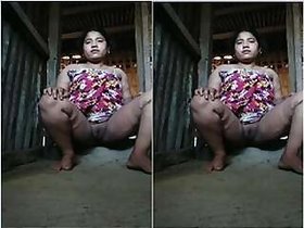 Rustic Girl Desi Records Video With Her Pussy