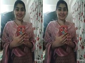 Sexy Bangla Girl Shows Her Boobs Part 1