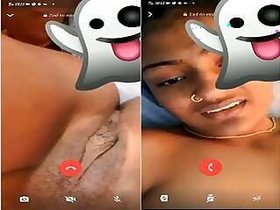Lankan Girl Shows Pussy On Video Call