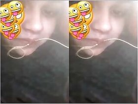 Pretty Bangla Girl Shows Her Boobs On Video Call