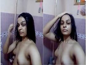 Hot Indian Girl Desi Records Her Selfies While Bathing