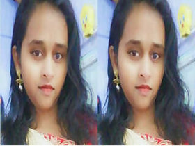 Sexy Mallu girl shows her tits and pussy