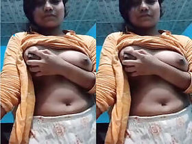 Desi Indian Girl Records Her Boobs porn video