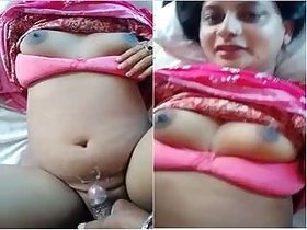 Sexy bhabhi fucks and her lover comes on her body