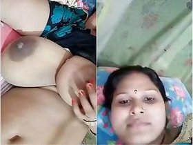 Famous Khushbu Bhabhi bathes and shows off her Big Boobs part 3