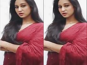 Sexy Indian Desi Shows Tits Part 1